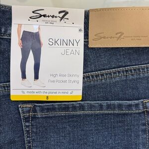 Seven7 dark wash hi-rise skinny jeans size 8 NWT.